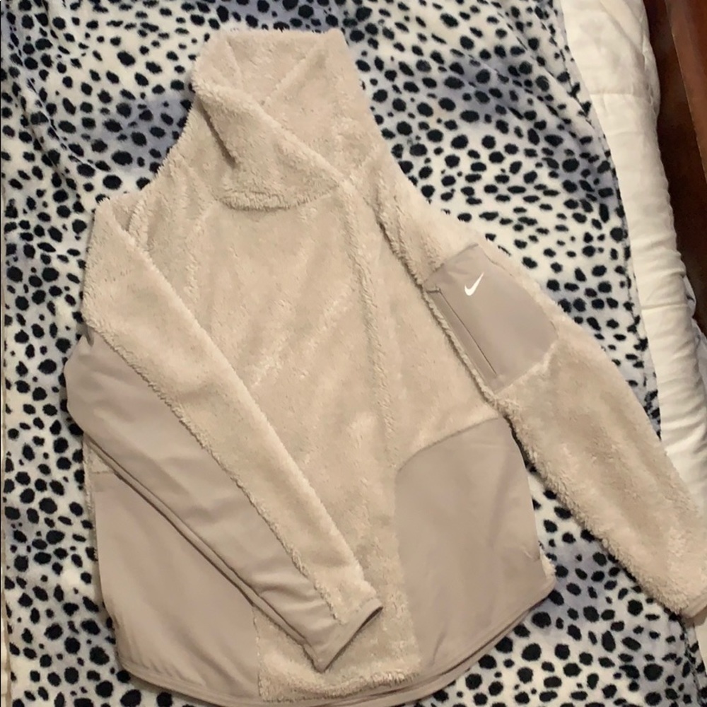 Nike pullover
